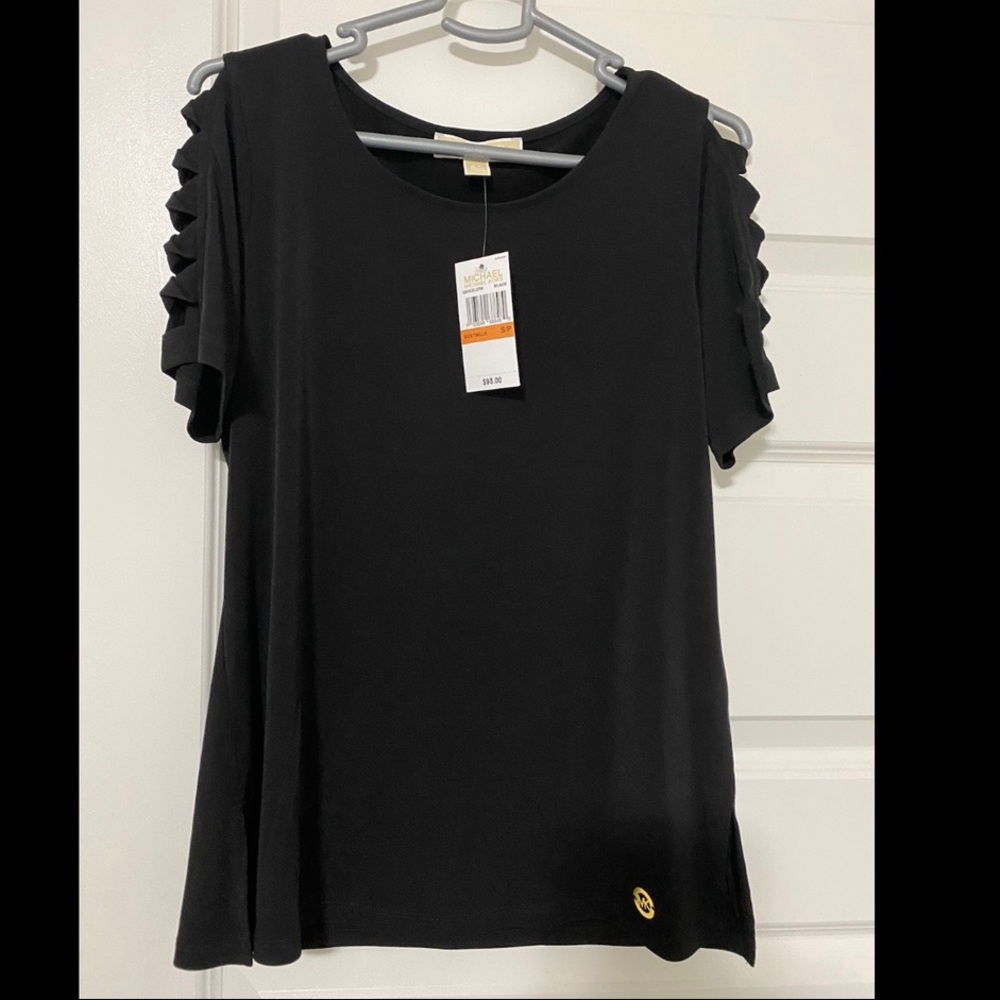 2/45$Michael kors shirt really cute new tag